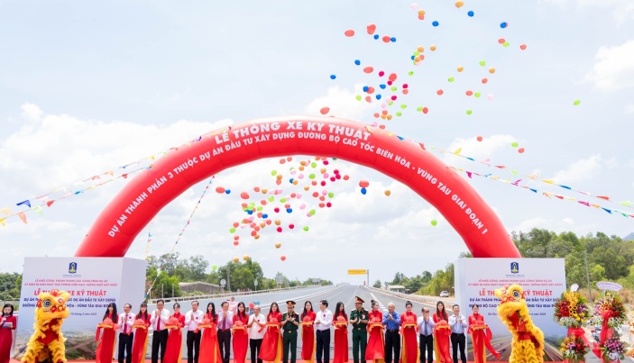 LỄ THÔNG XE KỸ THUẬT CAO TỐC BIÊN HÒA - VŨNG TÀU